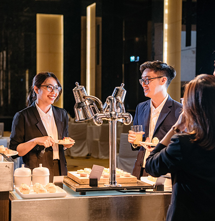 Tri ân đối tác và khách hàng thân thiết