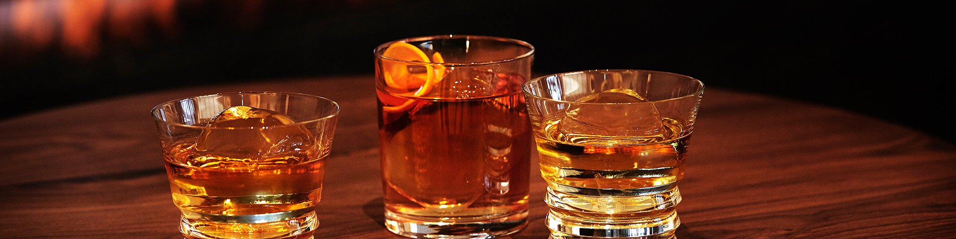 Enjoy a member’s exclusive free flow accompanied by an appetizer plate