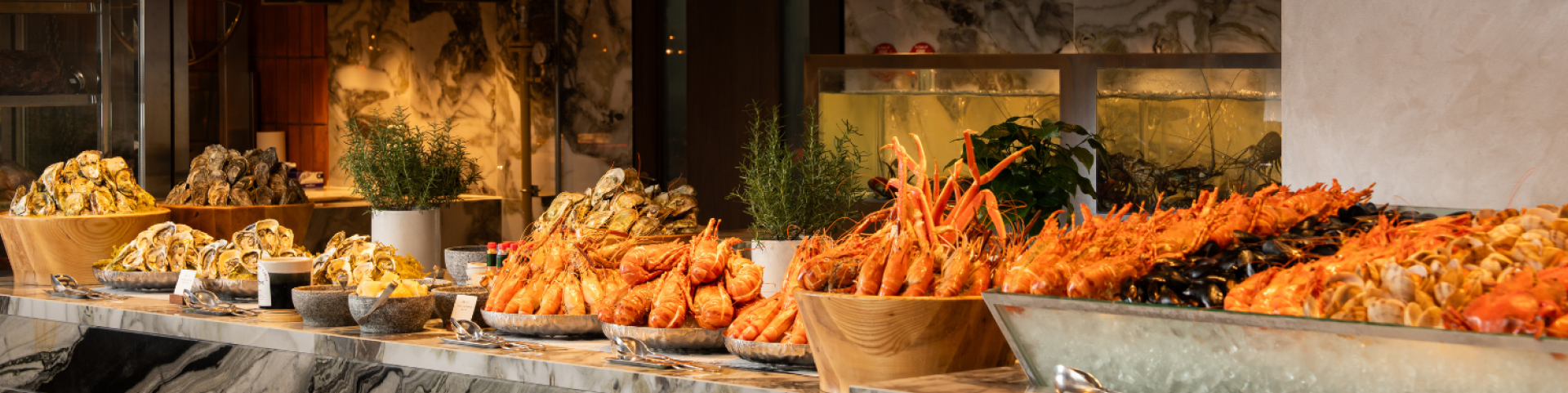 TIỆC CƯỚI SANG TRỌNG ĐƯỢC TỔ CHỨC TẠI SẢNH TIỆC JW MARRIOTT HÀ NỘI