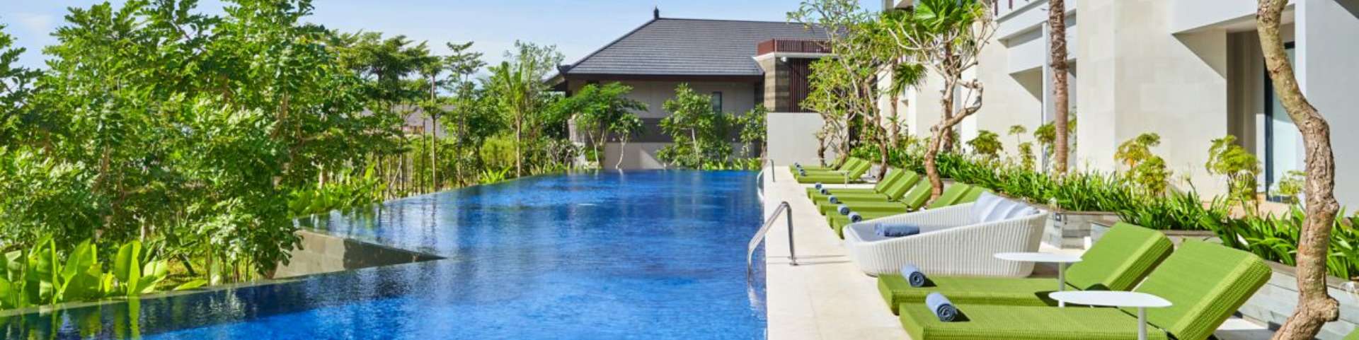 Hotels & Resorts