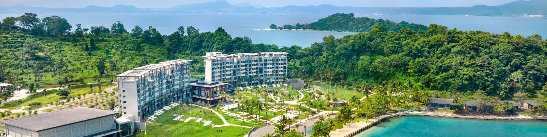 Hotels & Resorts