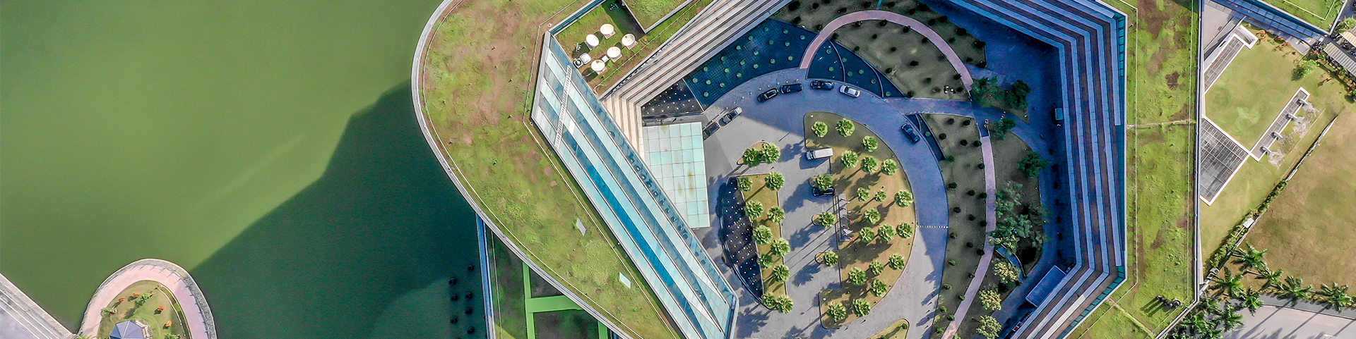 Hotels & Resorts