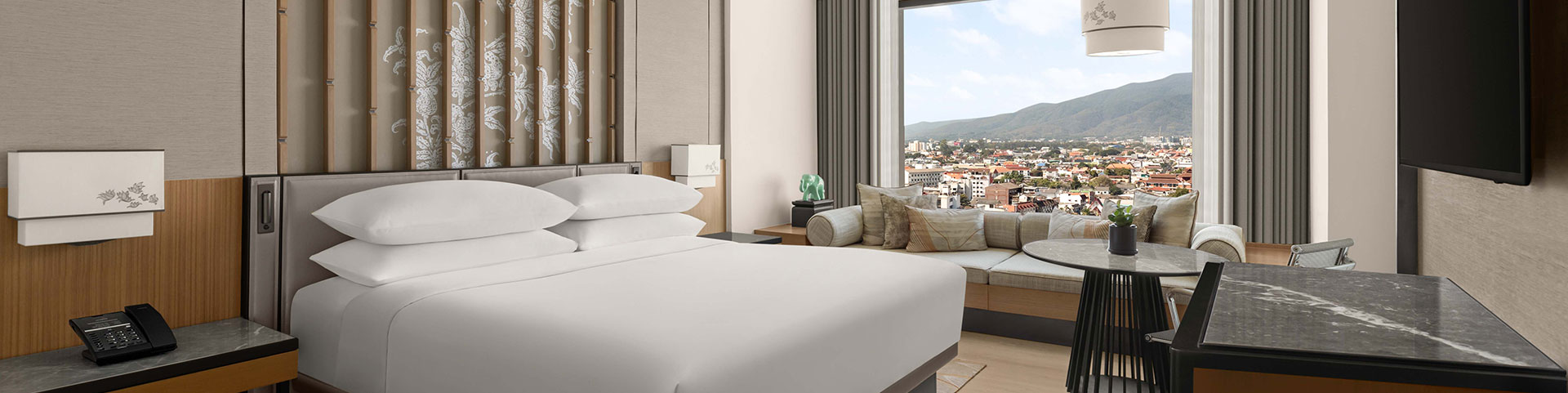 Hotels & Resorts