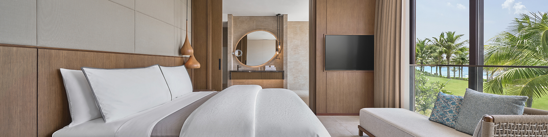 Hotels & Resorts