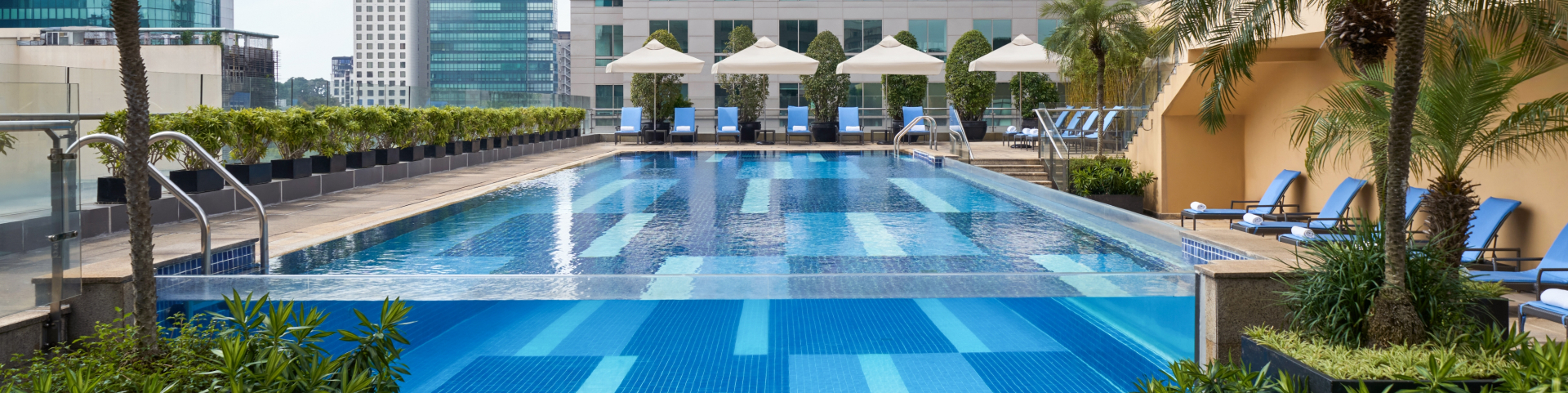 Hotels & Resorts