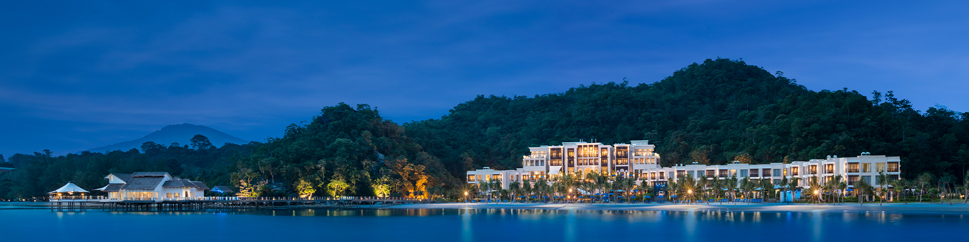 Hotels & Resorts