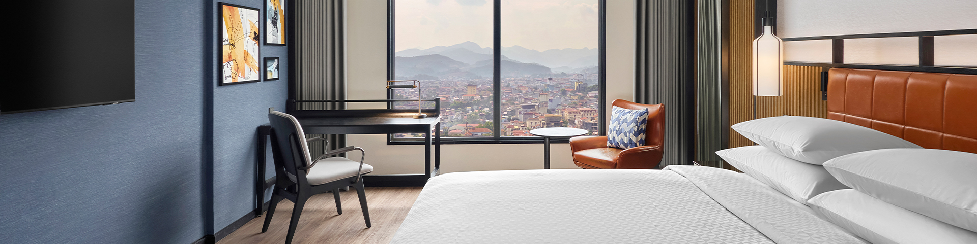 Hotels & Resorts