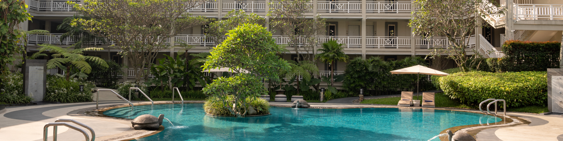 Hotels & Resorts