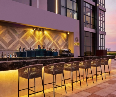Sunset Lounge & Pool Bar