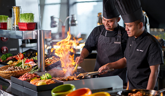 Enjoy 35% off Bakar-Bakar buffet dinner! 