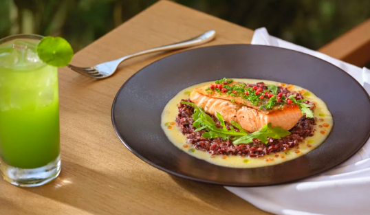 Celebrate Global Wellness Day with 30% off Our Eat Well Menu